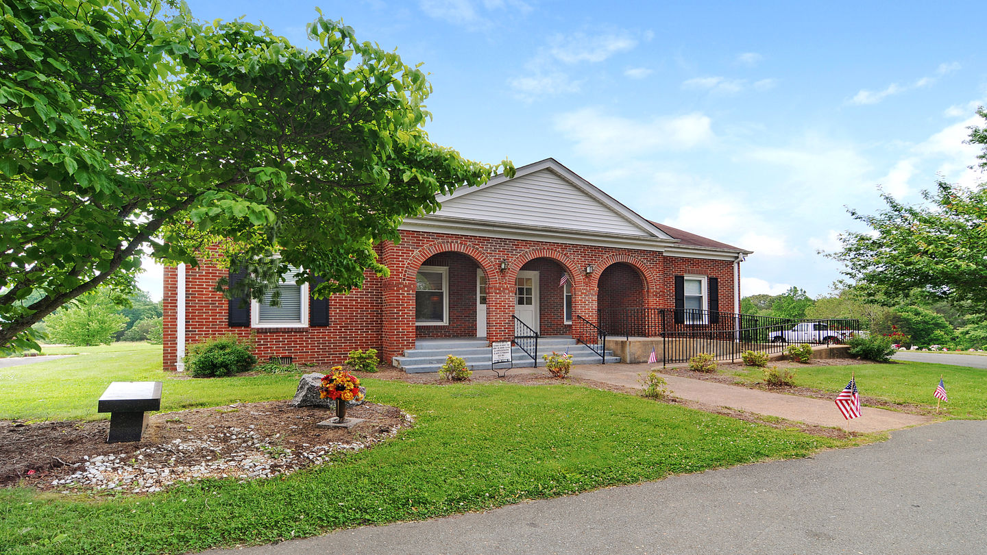 Holly Memorial Gardens Cemetery